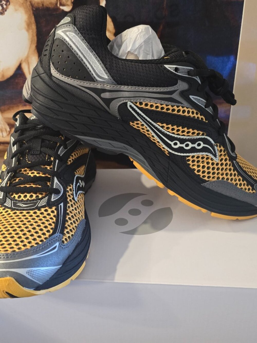 Saucony Progrid Omni 9 Shoes Mens Sz 11 Gold Carbon Running Athletic S70739-66
